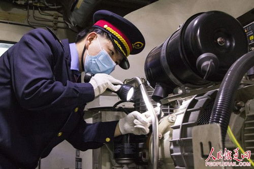 嘉峪關(guān)機(jī)務(wù)段開(kāi)展提職司機(jī)考前培訓(xùn)