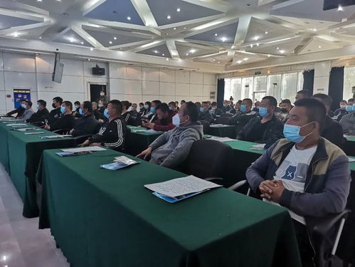 文明培育 承德市開(kāi)展 出租車(chē)駕駛員文明禮儀培訓(xùn)