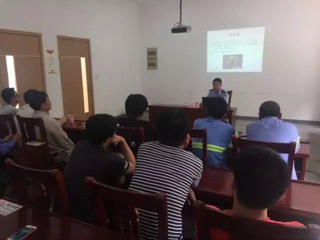 安全在線| 交警授課 駕駛員安全培訓_其它_網