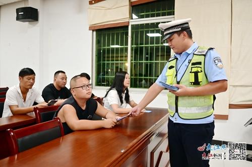 武寧交警 加強郵政企業特殊用途車輛駕駛員安全教育培訓