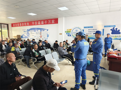 唐山交通攜手藍(lán)天救援隊(duì)為出租司機(jī)培訓(xùn)急救常識