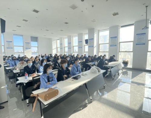 筑牢平安上學(xué)路 強(qiáng)化校車安全源頭管理 西青交警為校車駕駛員再培訓(xùn)