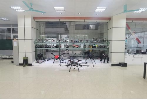 廣州首家民用無(wú)人機(jī)駕駛員職業(yè)教育培訓(xùn)中心落戶(hù)我院，開(kāi)啟無(wú)人機(jī)駕駛培訓(xùn)新篇章