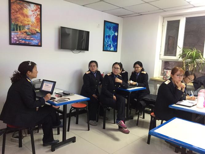 烏南營(yíng)業(yè)部開展青年大學(xué)生集裝箱業(yè)務(wù)與駕駛員培訓(xùn)